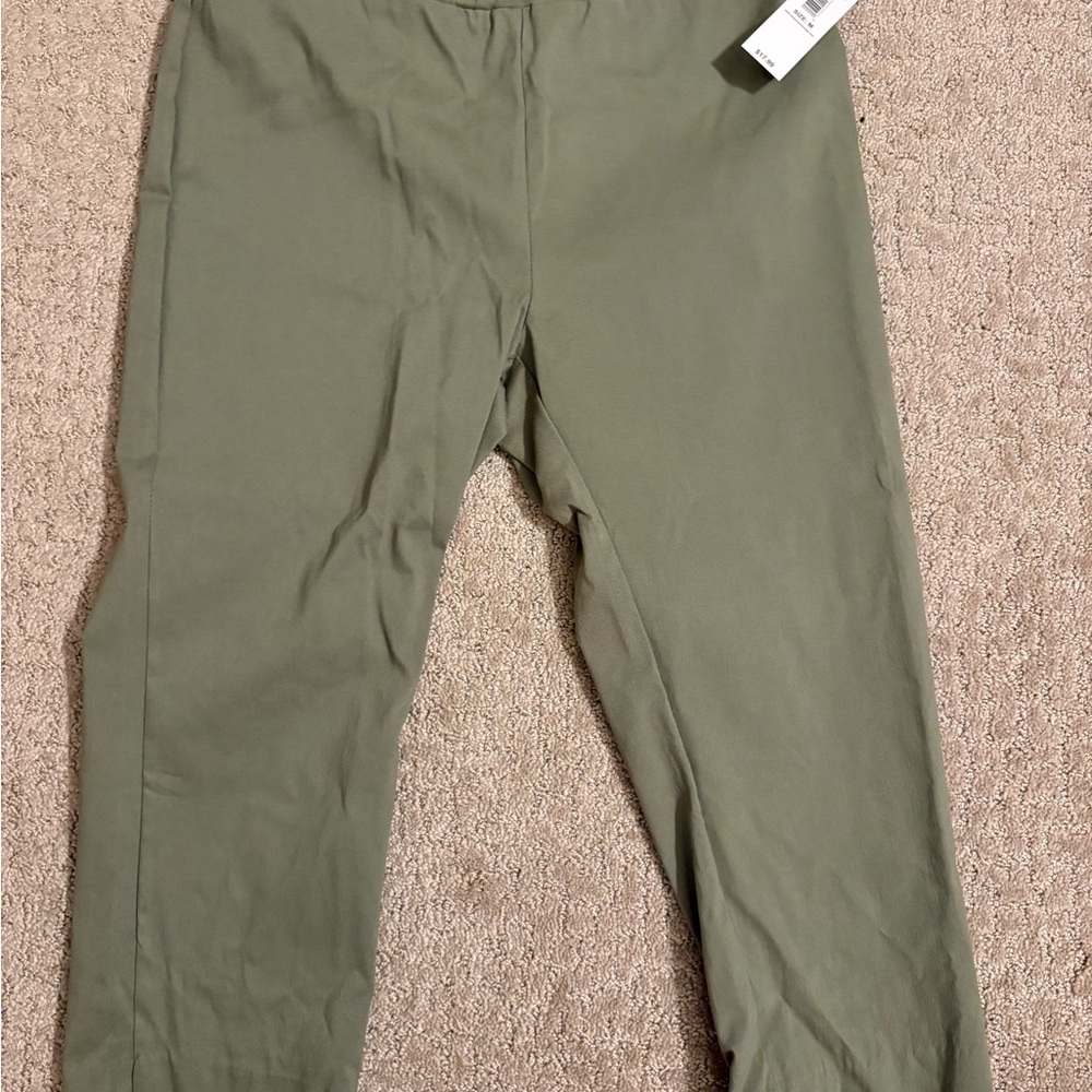 Passport Olive Green Women's Capris